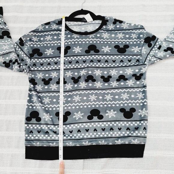 Disney Womens Mickey Mouse Snowflake Fleece Pajama Set Size X-Small Grey Black - Picture 7 of 16